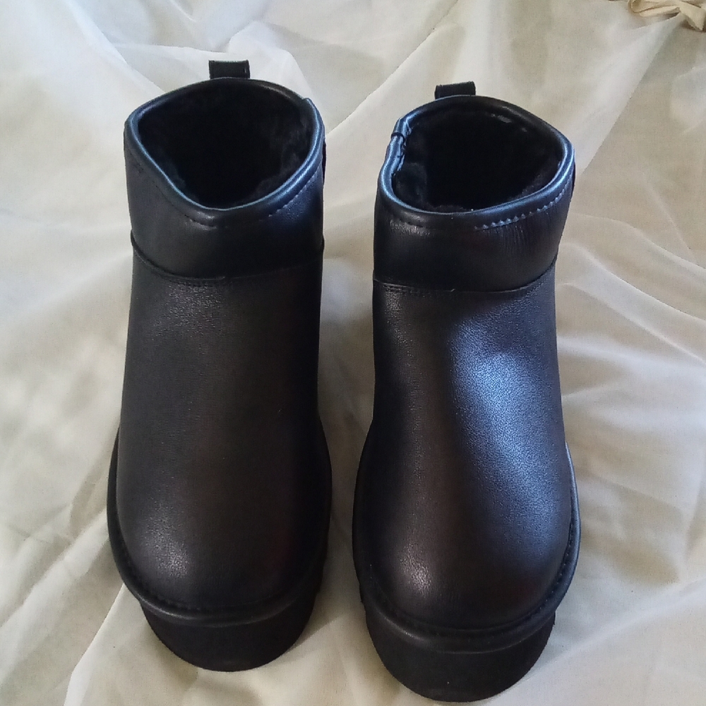 Stylish Black Ankle Platform Boots Excellent Condition 👍